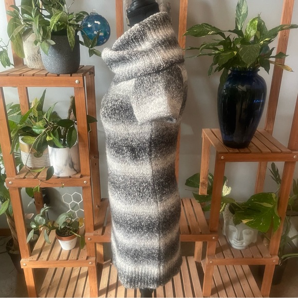 Like Love Cowl neck Cozy stylish Tunic in shades of grey - Picture 4 of 8